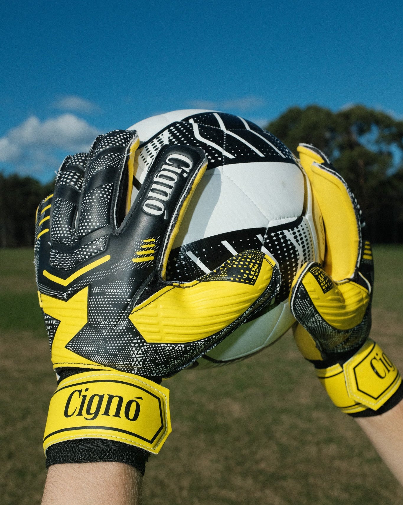 ELITE FINGER SAVER GOALKEEPER GLOVES – ROLL FINGER CUT