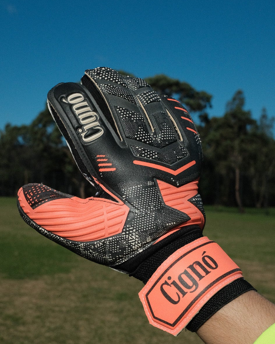 PREMIER GOALKEEPER GLOVES - FLAT CUT