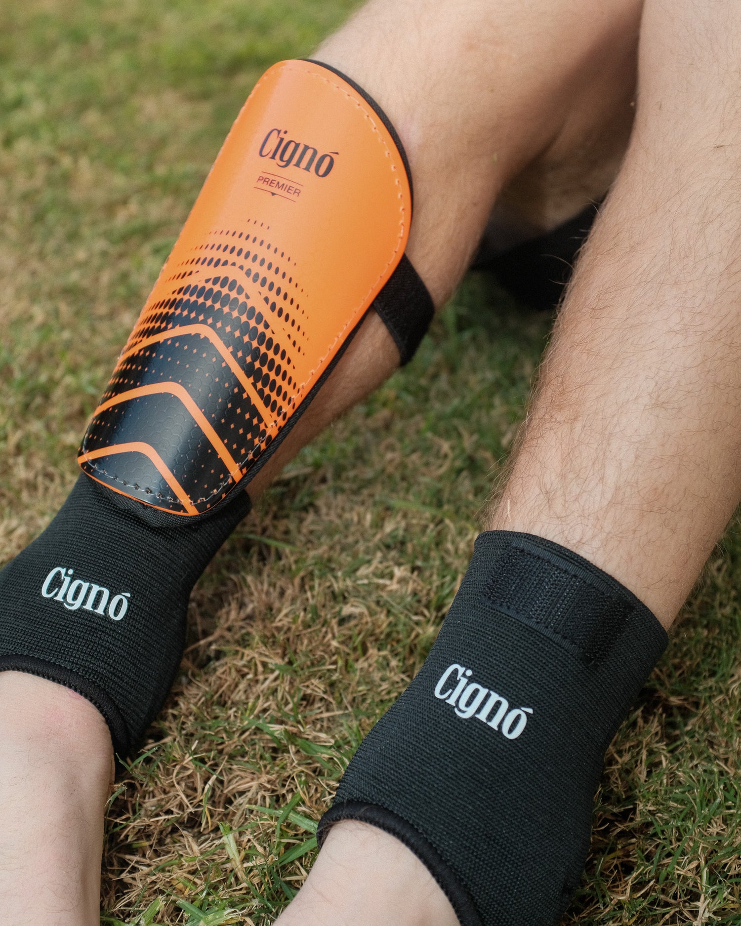SHIN GUARDS ELITE WITH DETACHABLE ANKLE PROTECTION