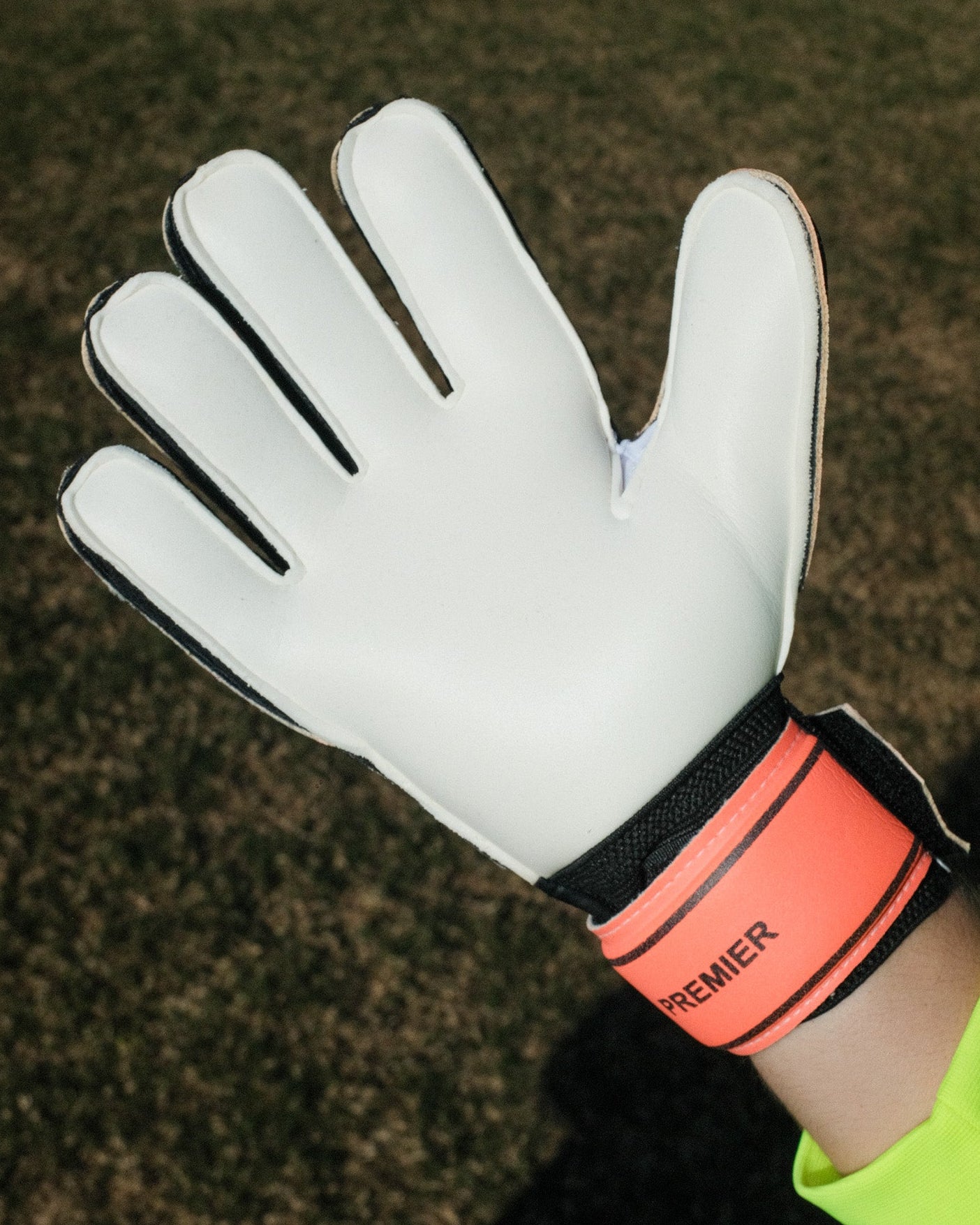 PREMIER GOALKEEPER GLOVES - FLAT CUT