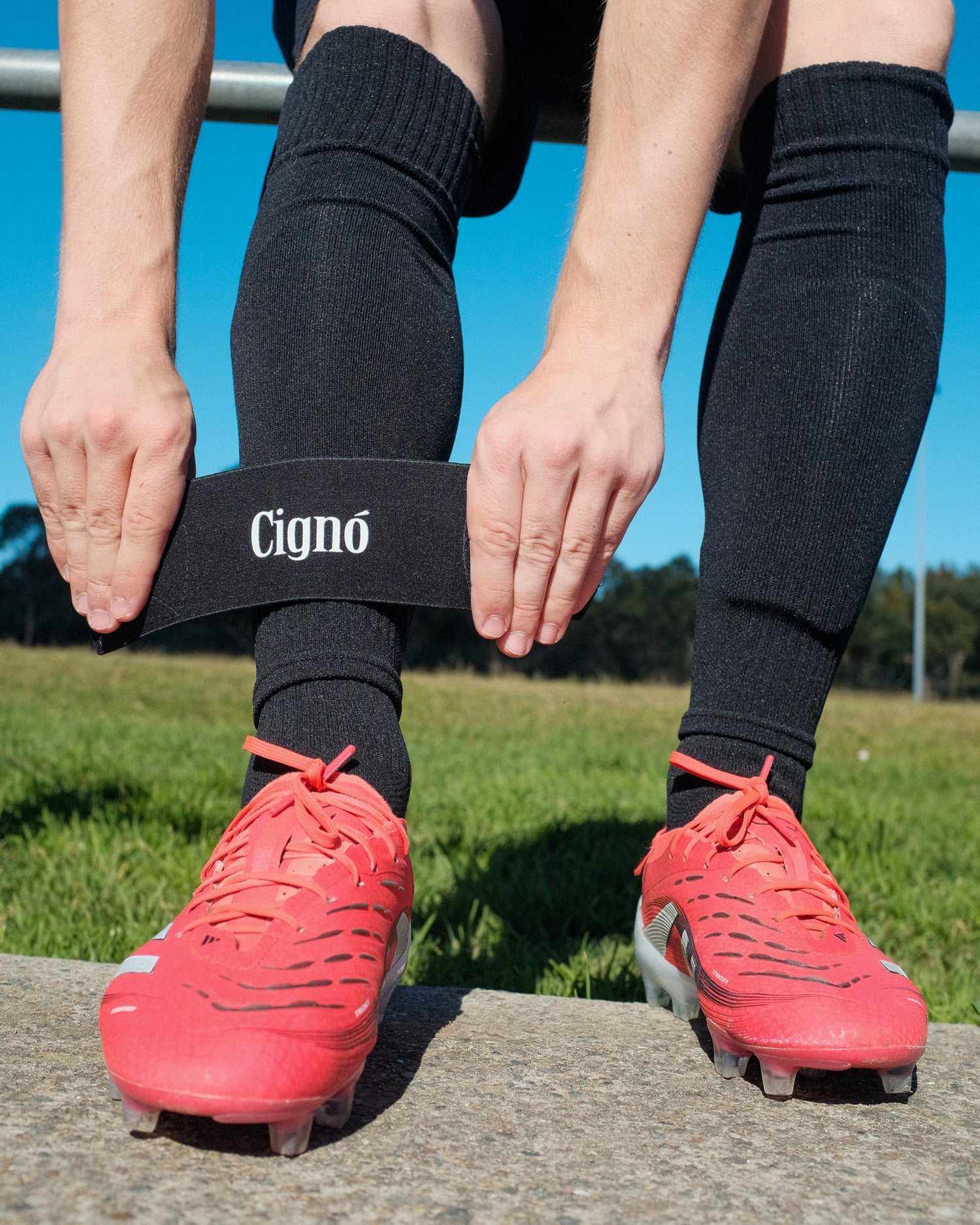 BLACK SHIN GUARD STAYS
