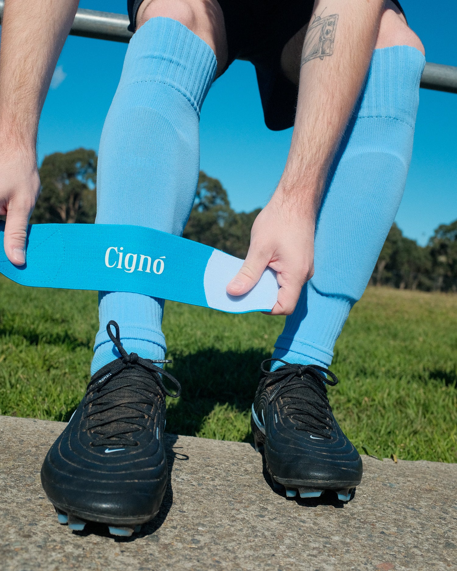 BLUE SHIN GUARD STAYS