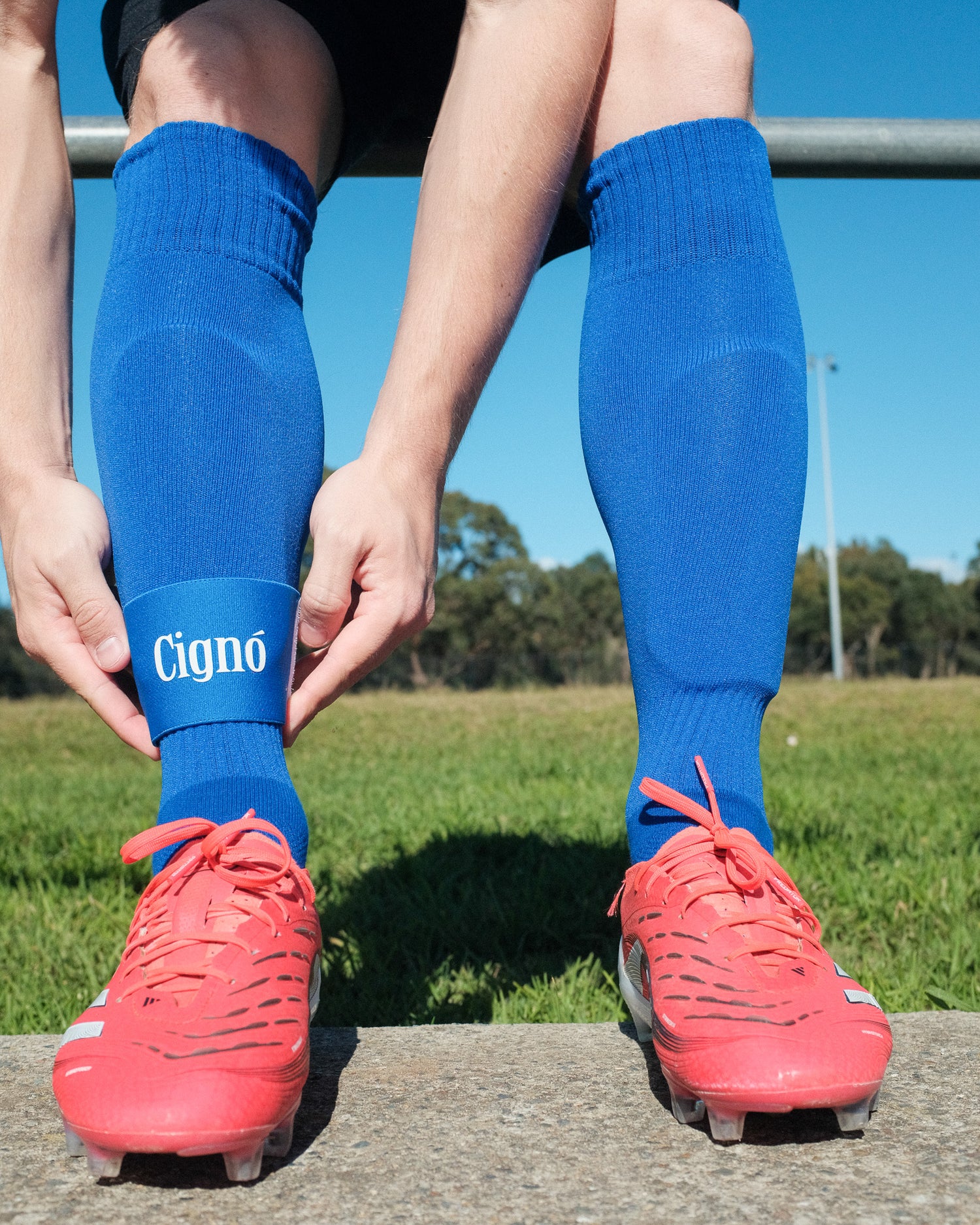 ROYAL BLUE SHIN GUARD STAYS