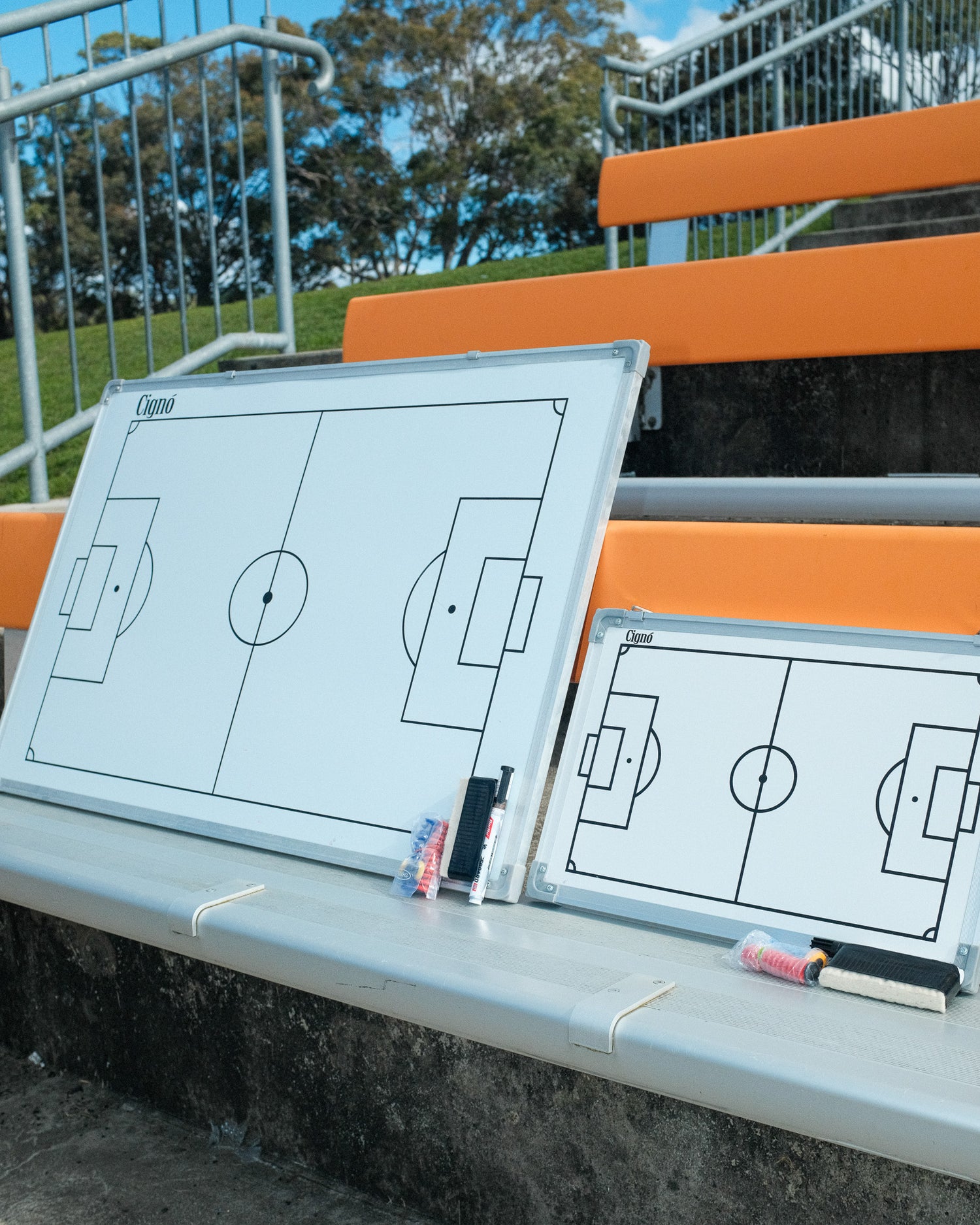 COACHES MAGNETIC WHITE BOARD 60cm x 90cm