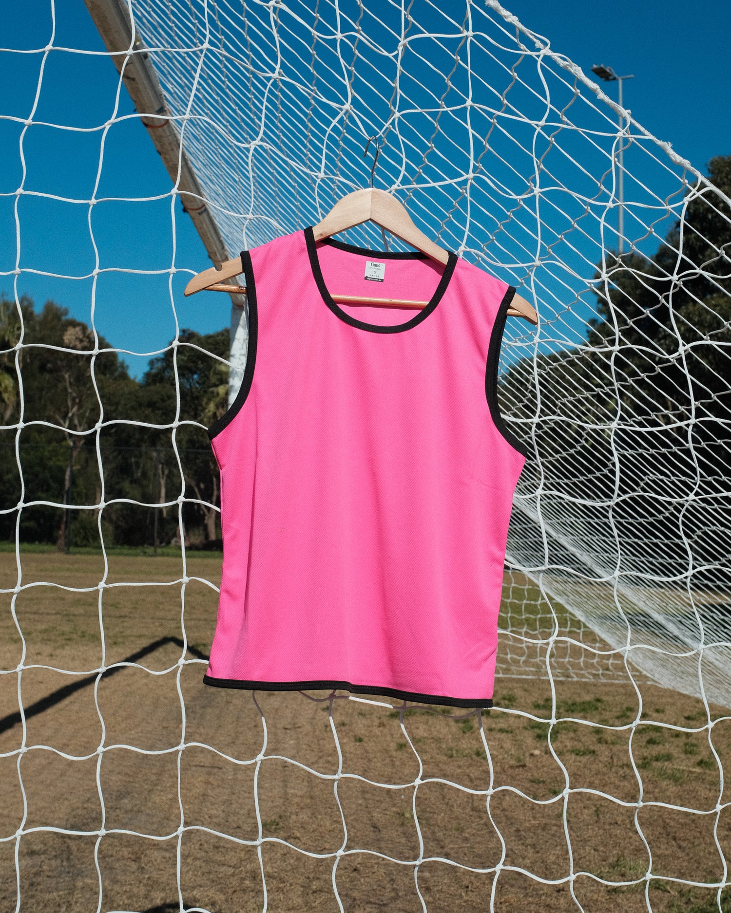PINK TRAINING BIB