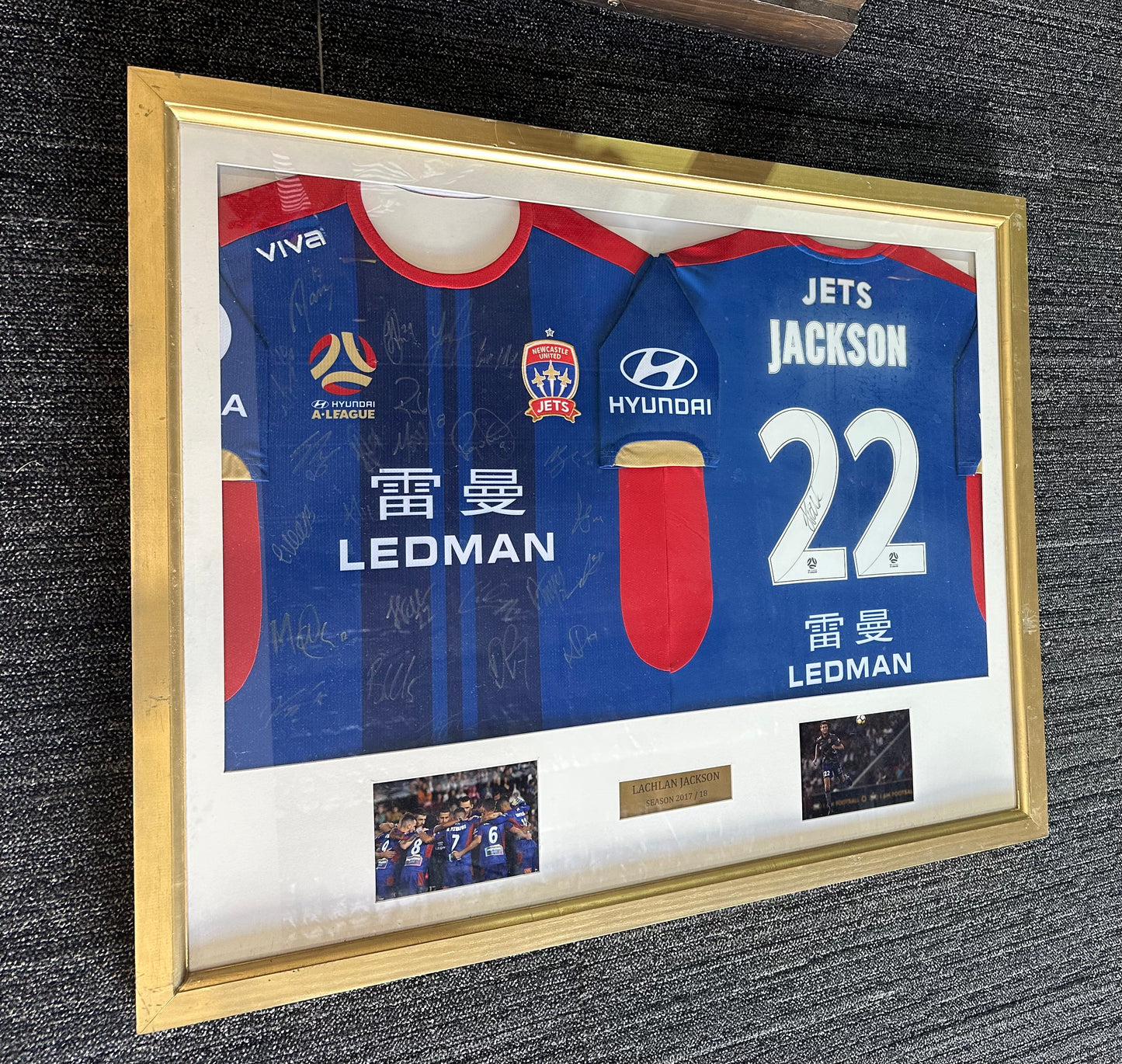 NEWCASLTE JETS FRAMED SIGNED 2018 GRAND FINAL JERSEY