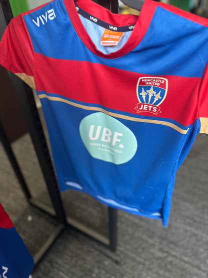 PRE LOVED NEWCASTLE JETS VIVA TRAINING W-LEAGUE SHIRT