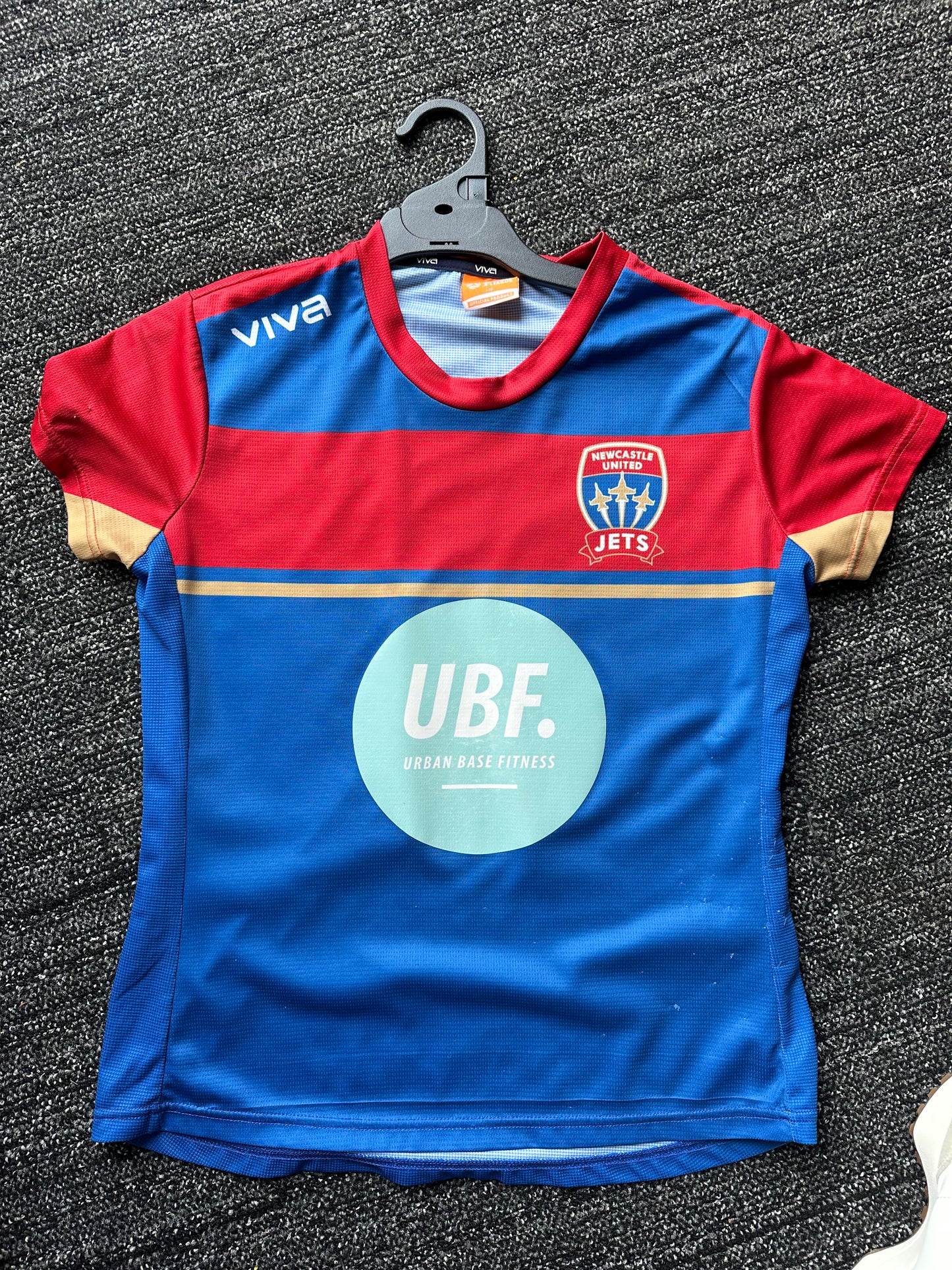 PRE LOVED NEWCASTLE JETS VIVA TRAINING W-LEAGUE SHIRT