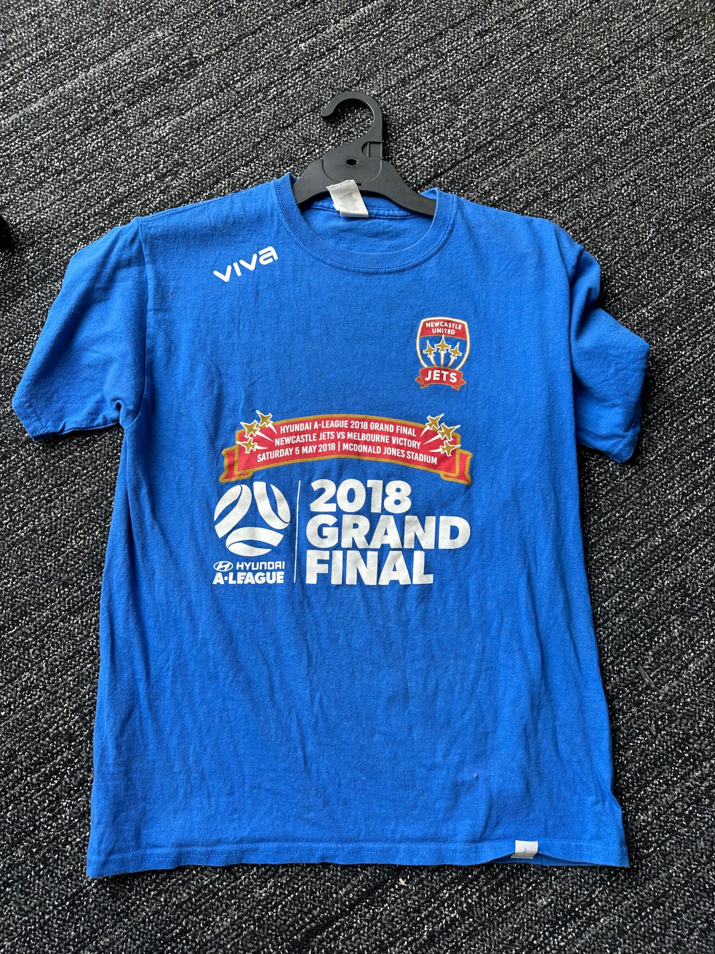 PRE LOVED NEWCASTLE JETS GRAND FINAL T-SHIRT