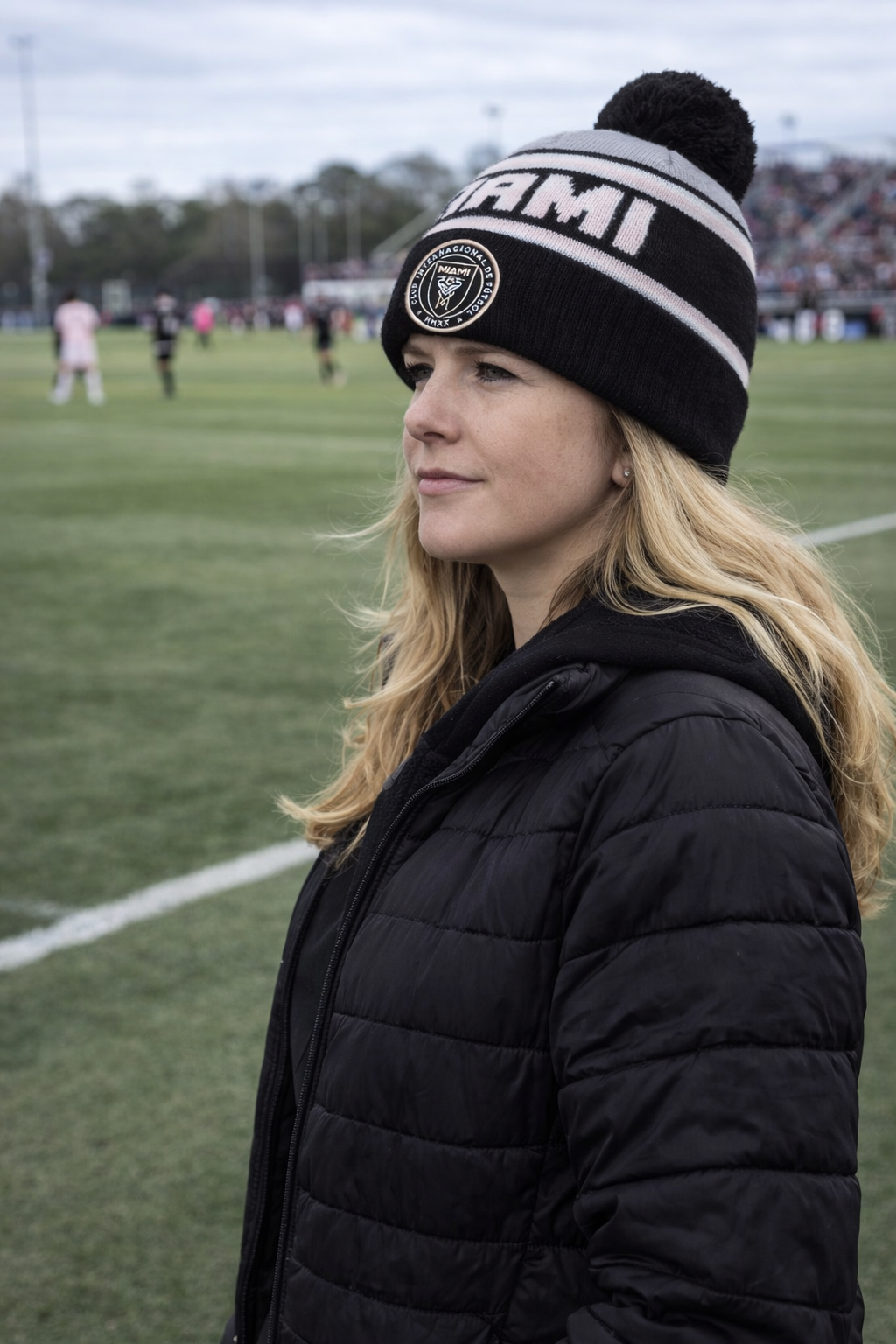 INTER MIAMI CF NEW ERA BLACK BOBBLE KNIT BEANIE HAT