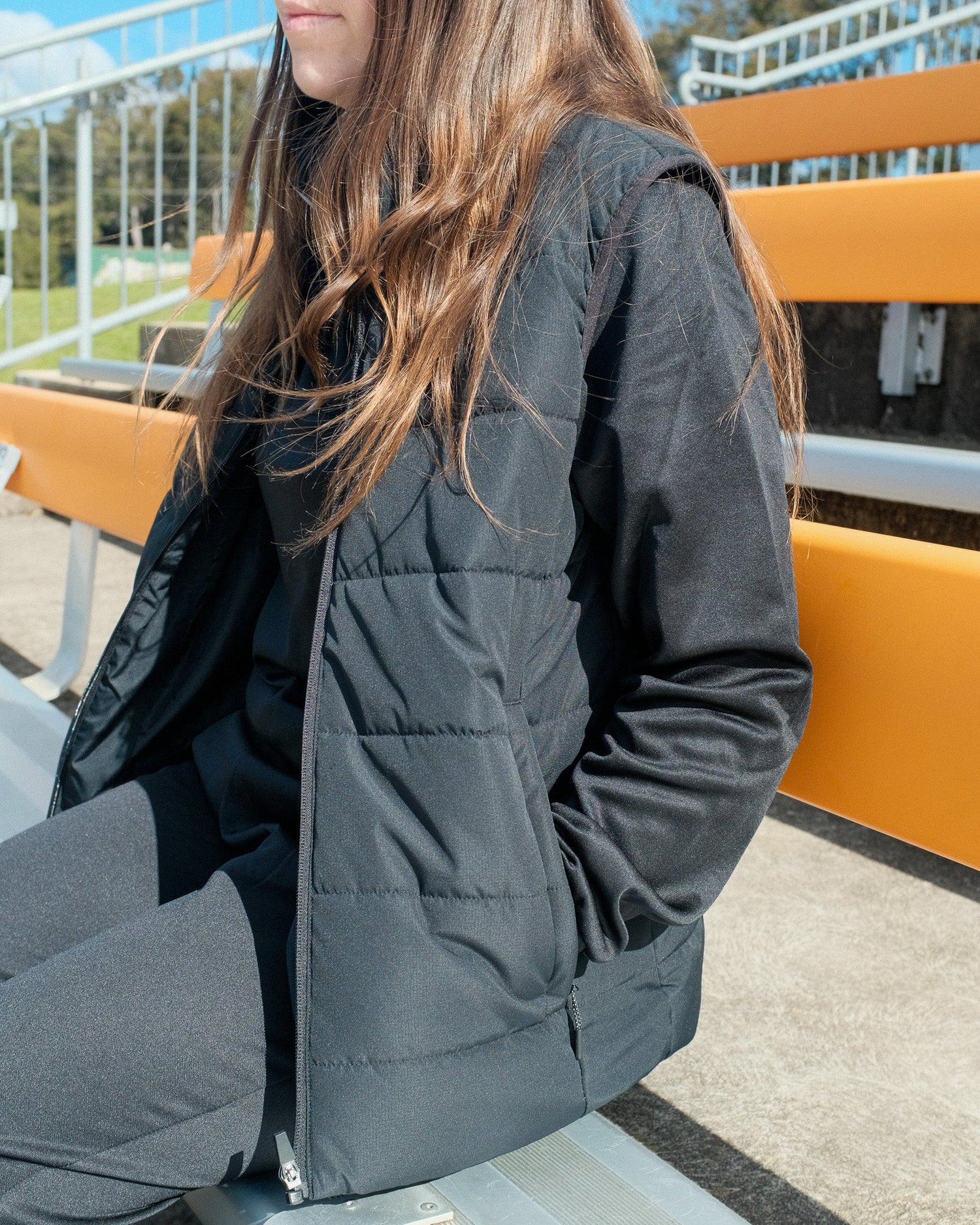 BLACK PUFFER VEST - Everything Football