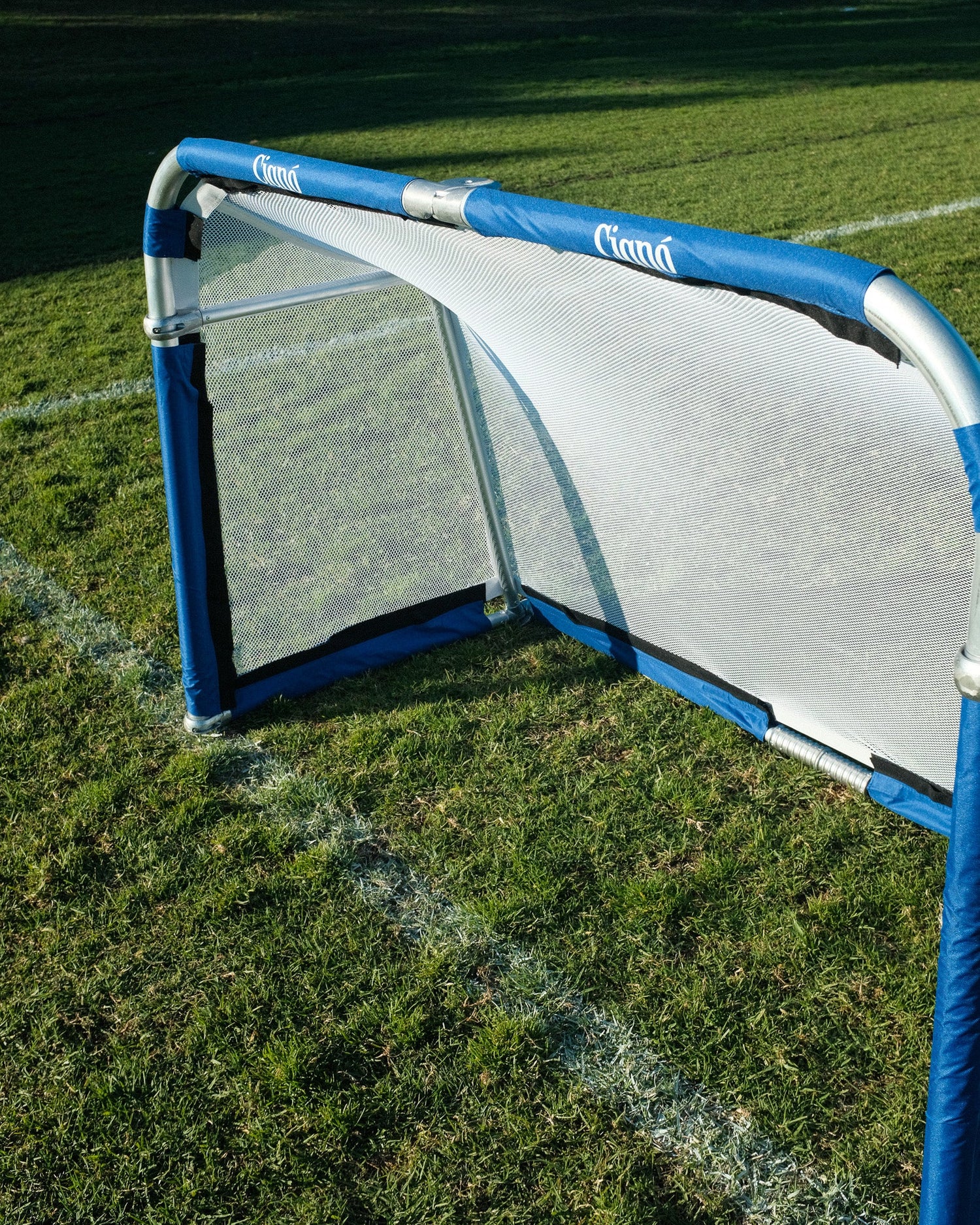 CIGNO ALUMINIUM GOAL 6FT X 4FT - ROYAL BLUE - Everything Football
