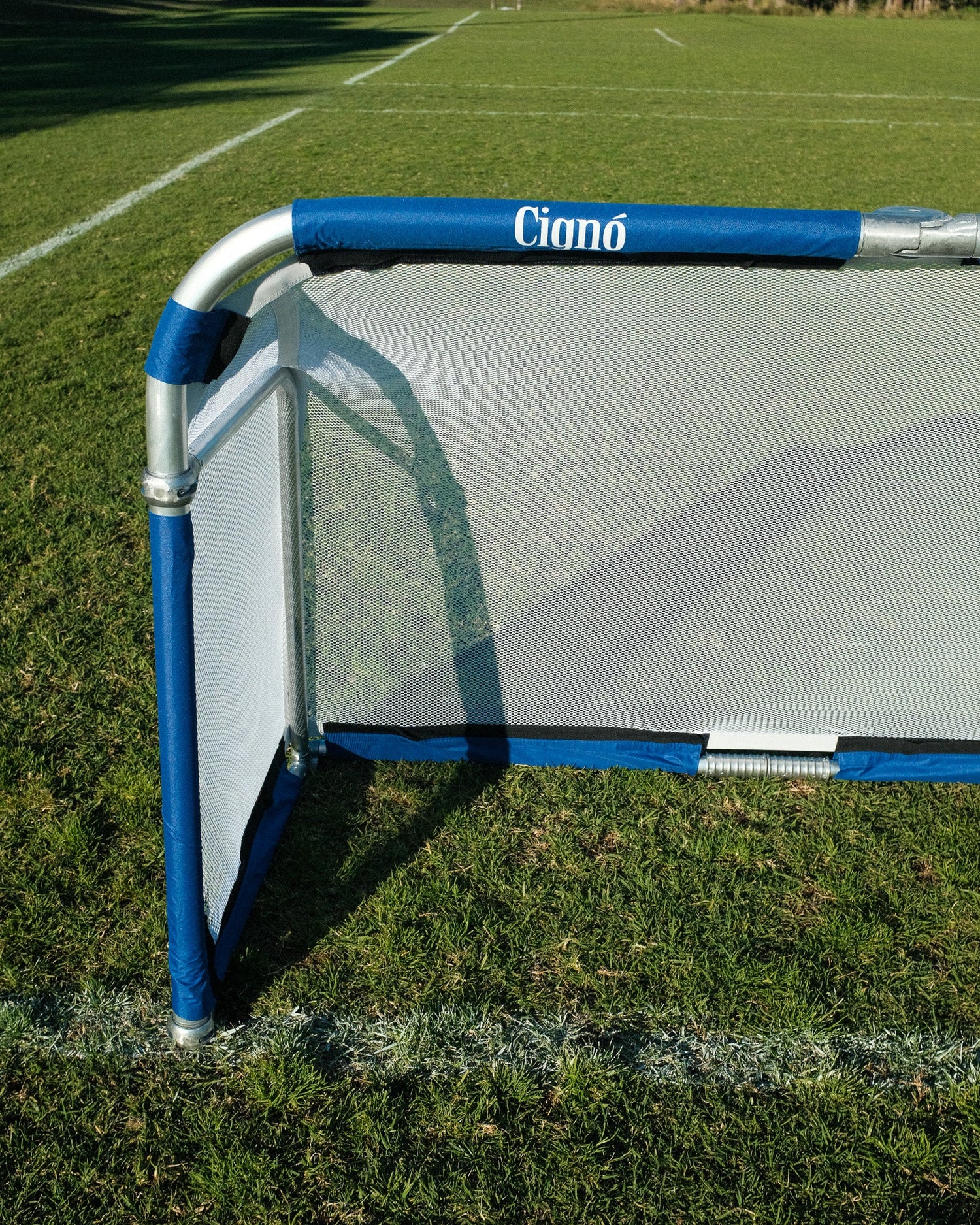 CIGNO ALUMINIUM GOAL 6FT X 4FT - ROYAL BLUE - Everything Football
