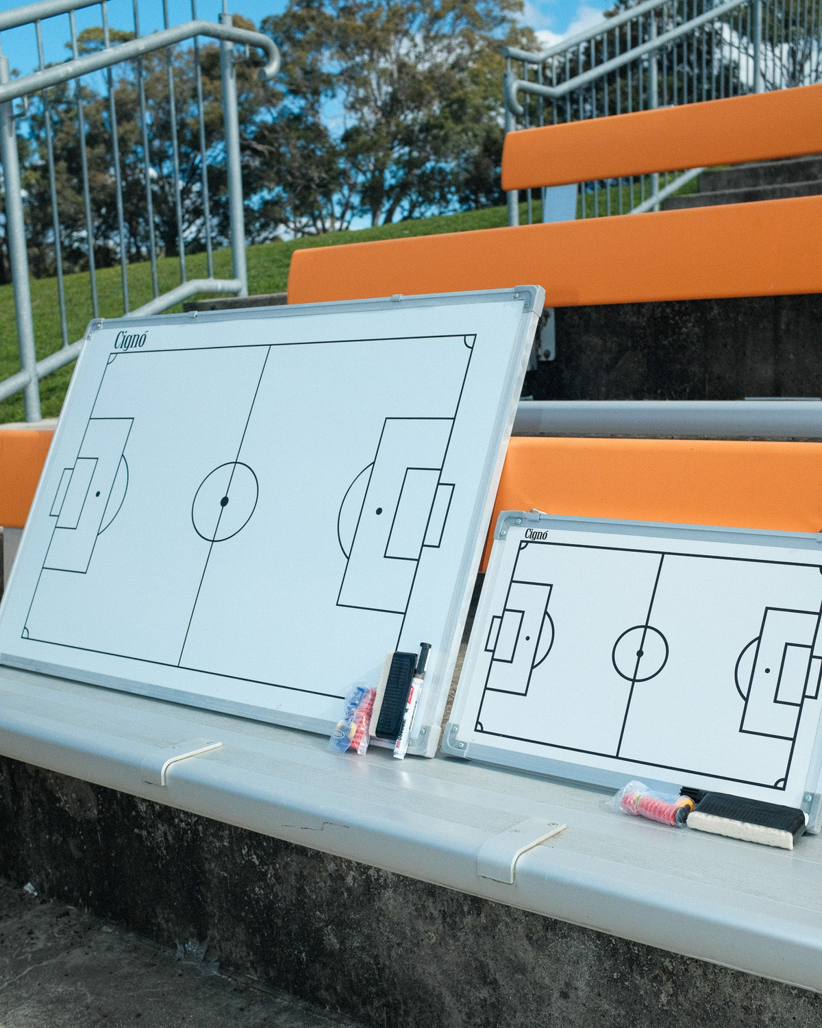COACHES MAGNETIC WHITE BOARD 60cm x 90cm - Everything Football