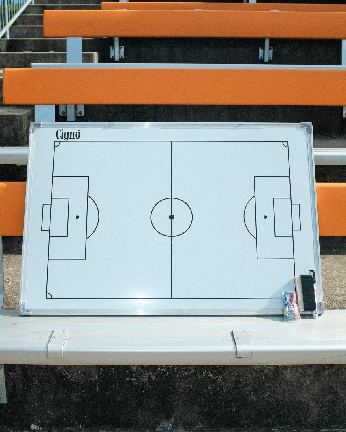 COACHES MAGNETIC WHITE BOARD 60cm x 90cm - Everything Football