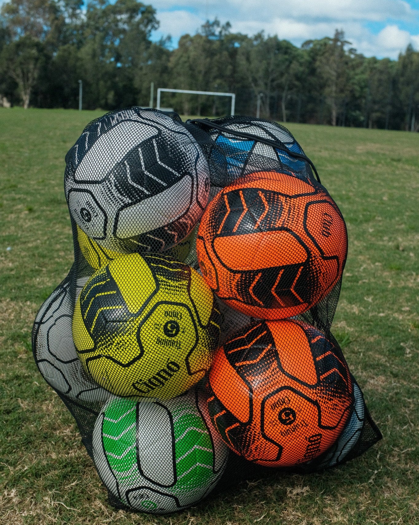 LARGE MESH BALL NET (HOLDS 15 BALLS) - Everything Football